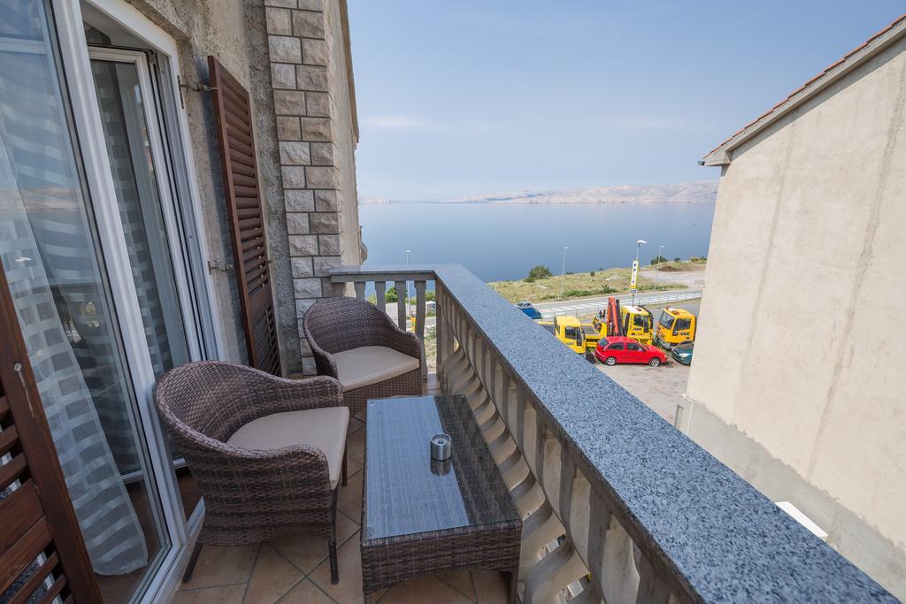 Apartments Lola Сень Екстер'єр фото
