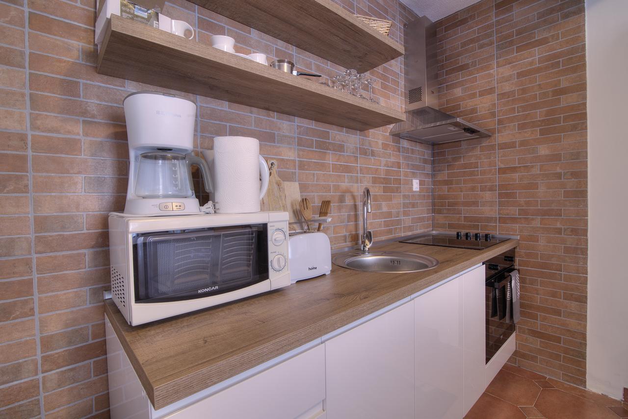 Apartments Lola Сень Екстер'єр фото