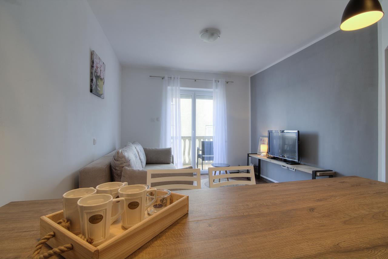 Apartments Lola Сень Екстер'єр фото