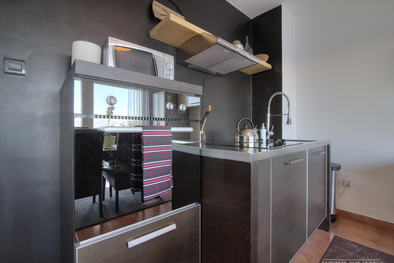 Apartments Lola Сень Екстер'єр фото